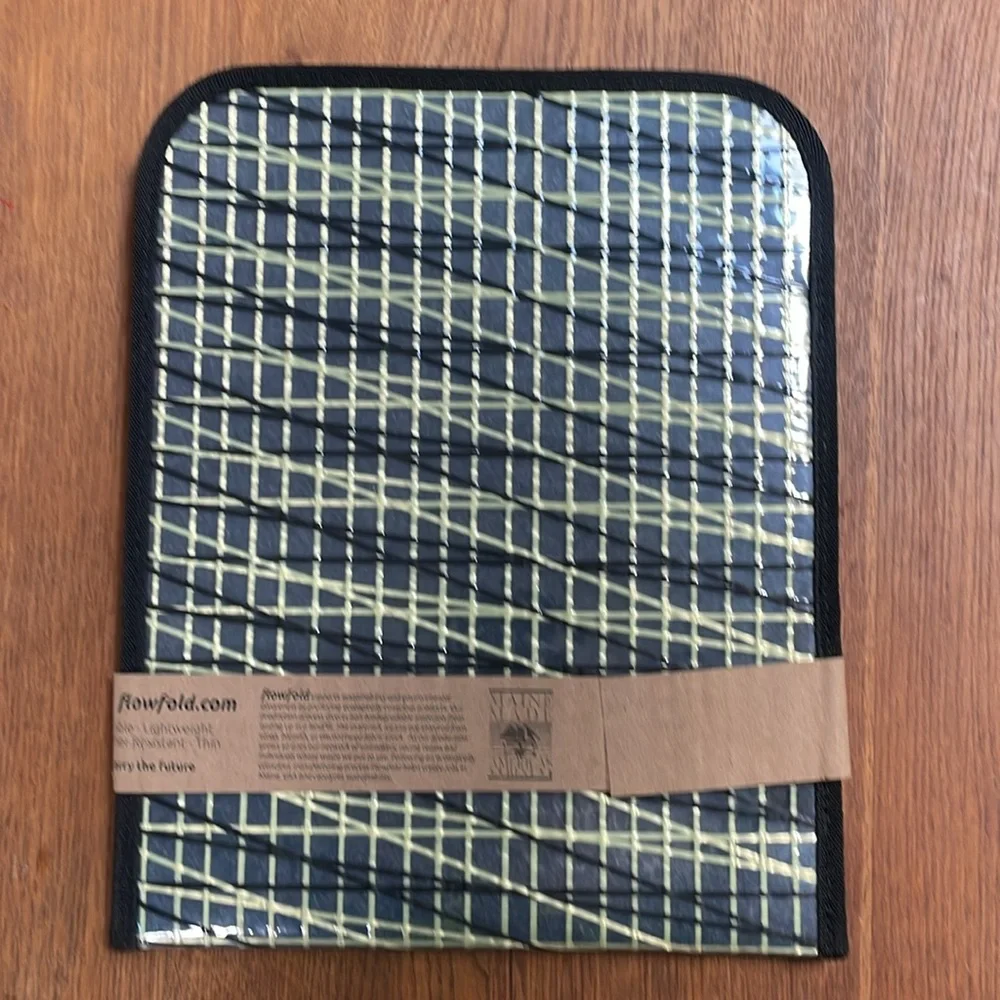 COPY - FLOWFOLD IPAD / TABLET SLEEVE: Recycled Sail